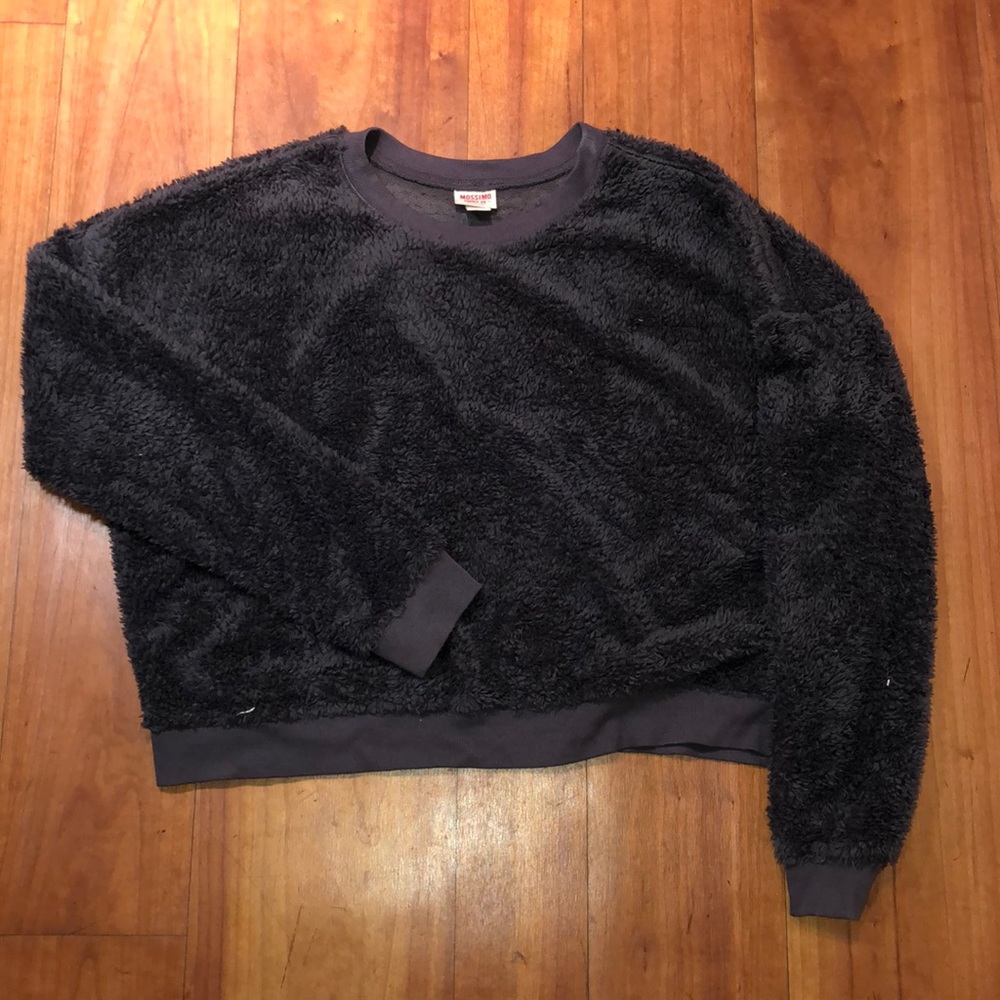 CROPPED FUZZY SWEATER